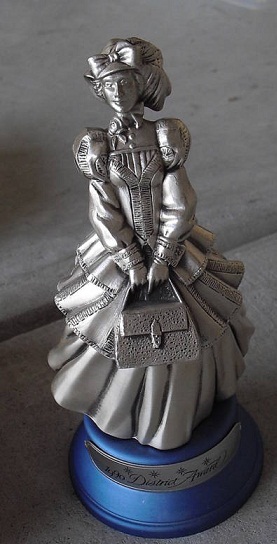 1990 AVON Mrs Albee Total Sales METAL Award Figurine