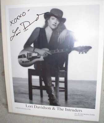 Lori Davidson Signed Photograph with Letter