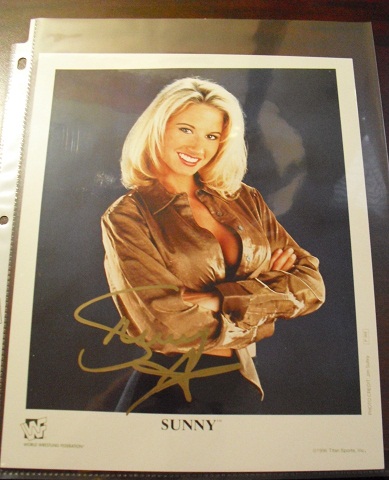 Autographed WWF Womens Wrestler Diva Photograph - Sunny
