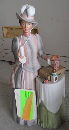 1984 AVON Mrs Albee Award Figurine President's Club