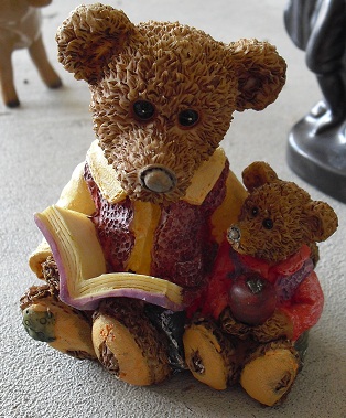 Resin K's Collection Father with Son Bear Figurine