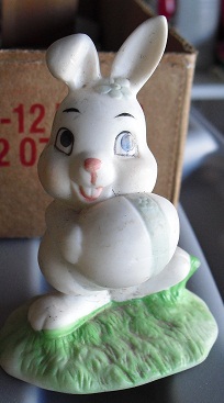 Vintage Ceramic Bunny Rabbit Figurine 3" Tall