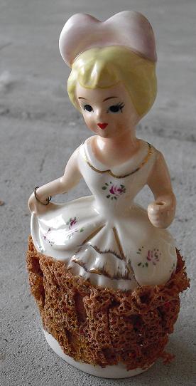 Vintage Porcelain Girl Figurine E1169