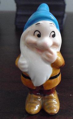 Snow White Dwarf Figurine - Bashful