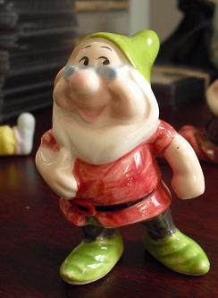 Modern Snow White'e Dwarf Figurine - Doc