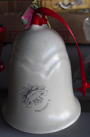 1988 Pfaltzgraff Porcelain Christmas Ringing Bell