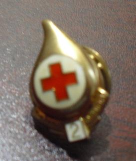 Vintage Red Cross 2 Gallon Donor Pinback