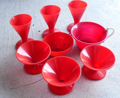 Lot of Vintage Plastic Banner Toy Cups Bowls Etc