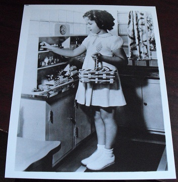 Shirley Temple in Kitchen 8x10 Photograph