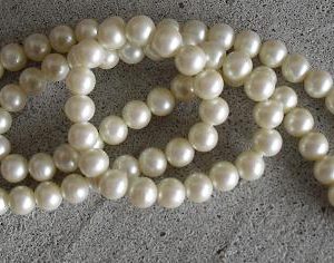 Vintage Plastic Faux Pearl Necklace