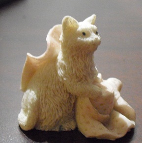 Small Resin Cat with Blanket Figurine