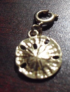 Gold Tone Shell Charm