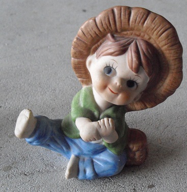 Vintage Bisque Little Boy Fishing Figurine 4″ «