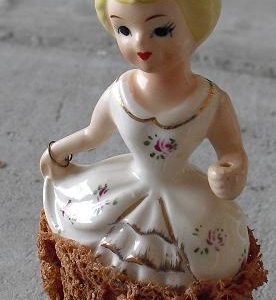 Vintage Porcelain Girl Figurine E1169