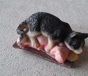 Modern Resin Sleeping Cat Figurine