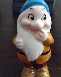 Snow White Dwarf Figurine - Bashful