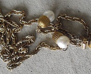 Vintage Gold Tone Rope Necklace with Faux Pearls