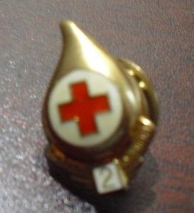 Vintage Red Cross 2 Gallon Donor Pinback