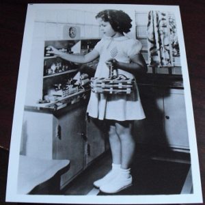 Shirley Temple in Kitchen 8x10 Photograph