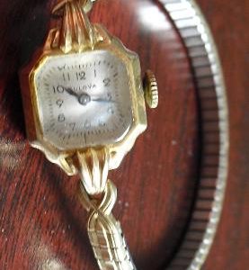 Vintage Bulova Womens Watch Gold Filled