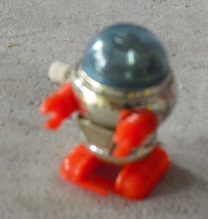 1978 TOMY Plastic Windup Robot Toy