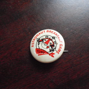 Vintage 1960s Tony the Tiger Astronaut Breakfast Game Pin Back